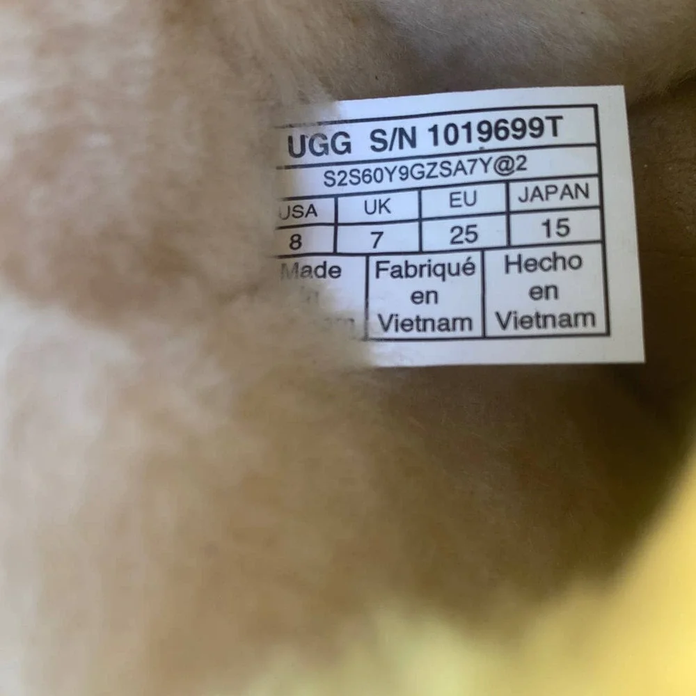 NWT/NIB UGG Classic Short Toddler Rainbow Shearling Lined Boots in Chestnut (8)
